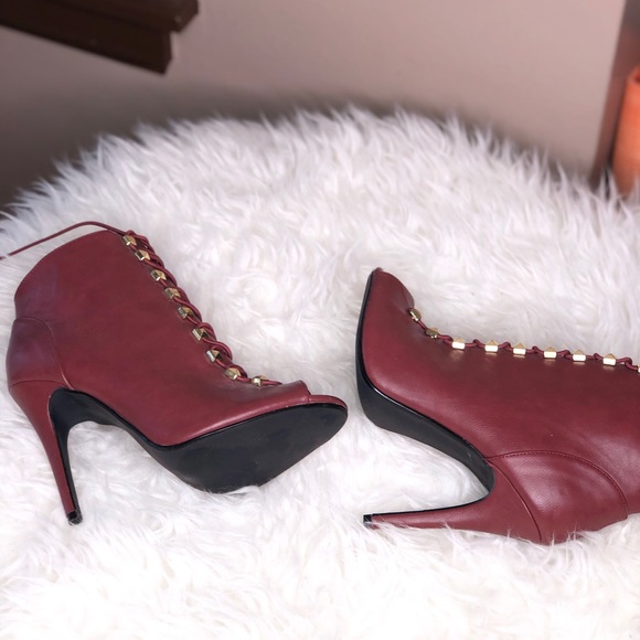 Booties size 8 - Picture 3 of 6